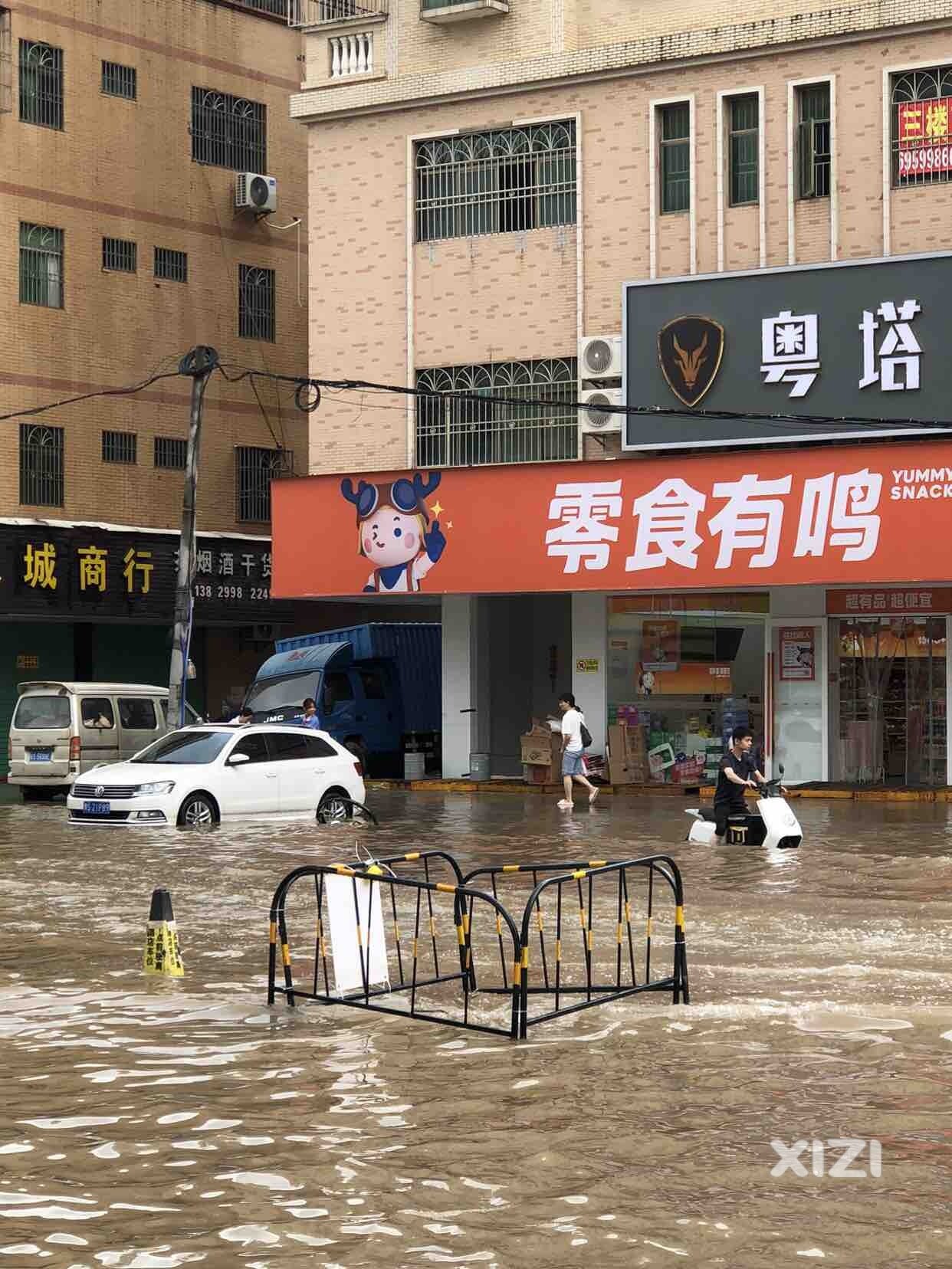 惠州马安新乐路段严重积水，请路过车辆注意小心慢行！